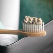 Чистим зубы: паста или порошок?